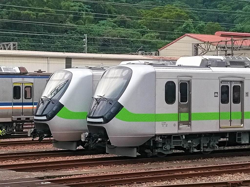 台鐵EMU900型新車將於7月中旬投入營運。（台鐵提供／陳祐誠傳真）