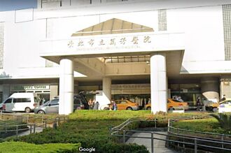 萬芳醫院爆院內感染未封院 採檢110人 3人確診