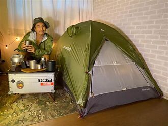 微解封露營區鬆綁未定 王少偉照搭帳篷野營趣