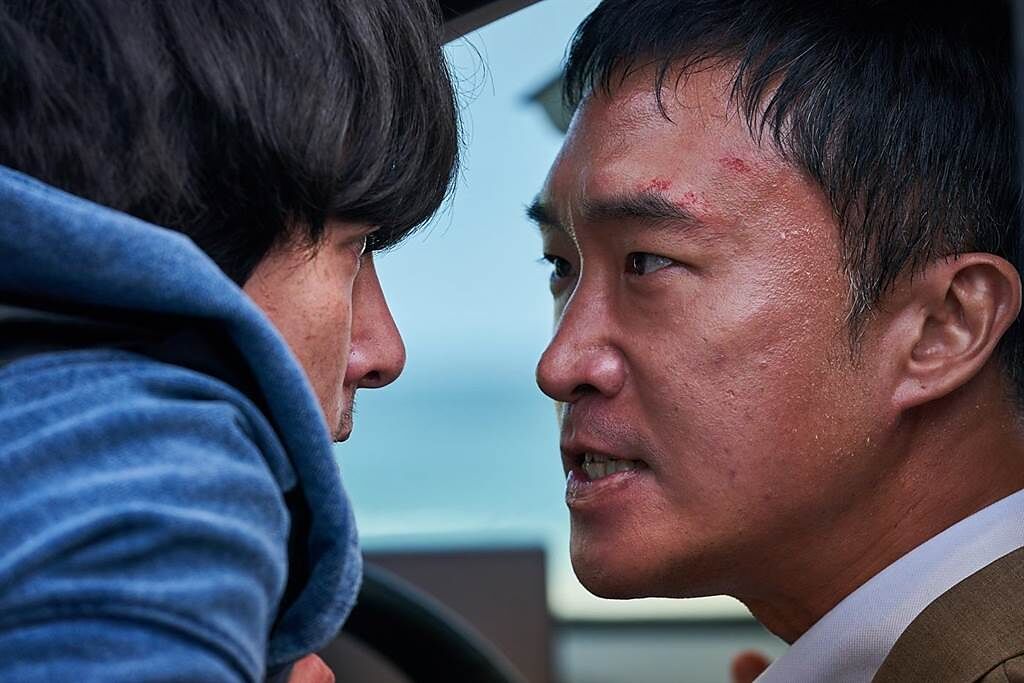 趙祐鎮拍攝《極速引爆》時幾乎都待在車上。（車庫娛樂提供）
