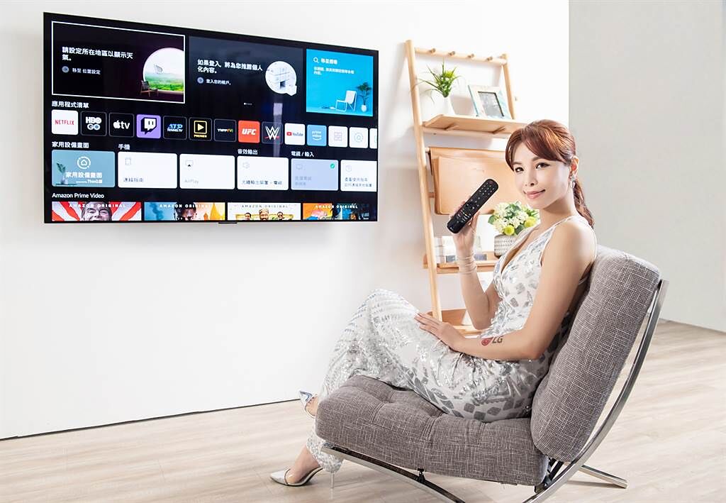 2021 LG OLED 全系列採用全新 webOS 6.0 智慧娛樂平台，擁有 Miracast overlay功能，支援手機鏡射，內建 Apple TV、Netflix、Youtube 影音串流。（LG提供／黃慧雯台北傳真）