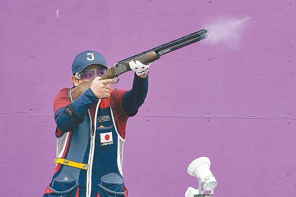 日本射擊女將石原奈央子在東奧測試賽雙不定向飛靶出賽。（美聯社）