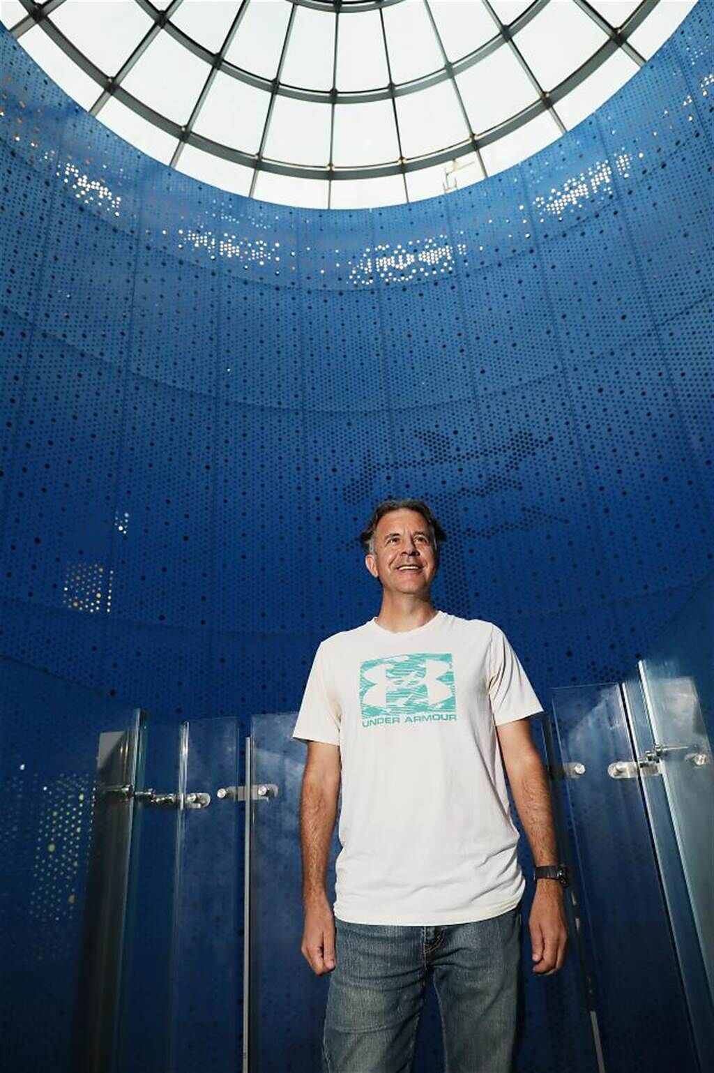 台灣大學次震宇宙館挑高38米的觀月中庭天井，讓人有融入宇宙時空的震撼。(圖/林格立提供)