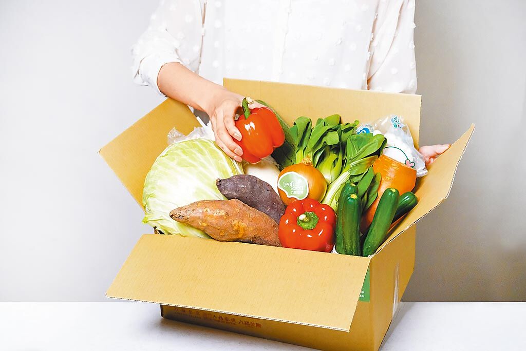 「六福美饌」推出以飯店等級生鮮選材為主打的「六福首選」蔬菜箱，每箱599元。（六福旅遊集團提供）