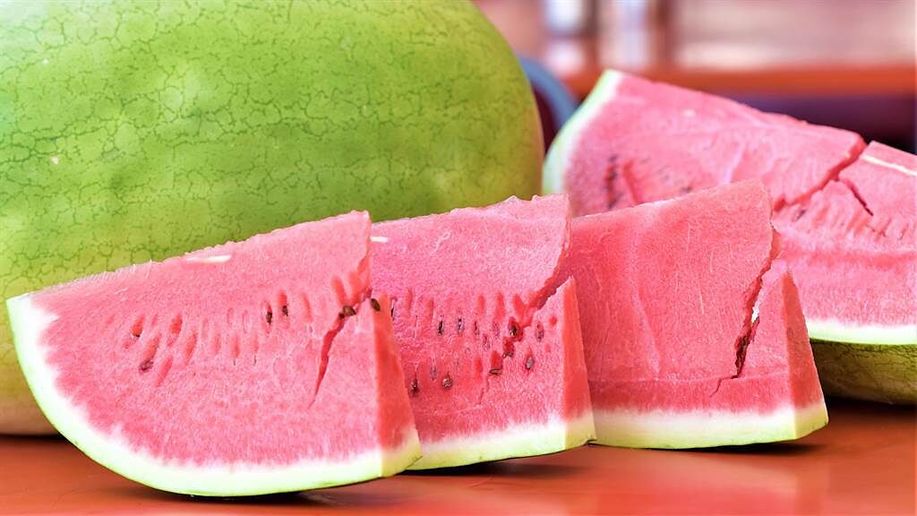 瓜類是最佳消暑蔬果，但應適量食用，不藥過量。(示意圖/Shutterstock)