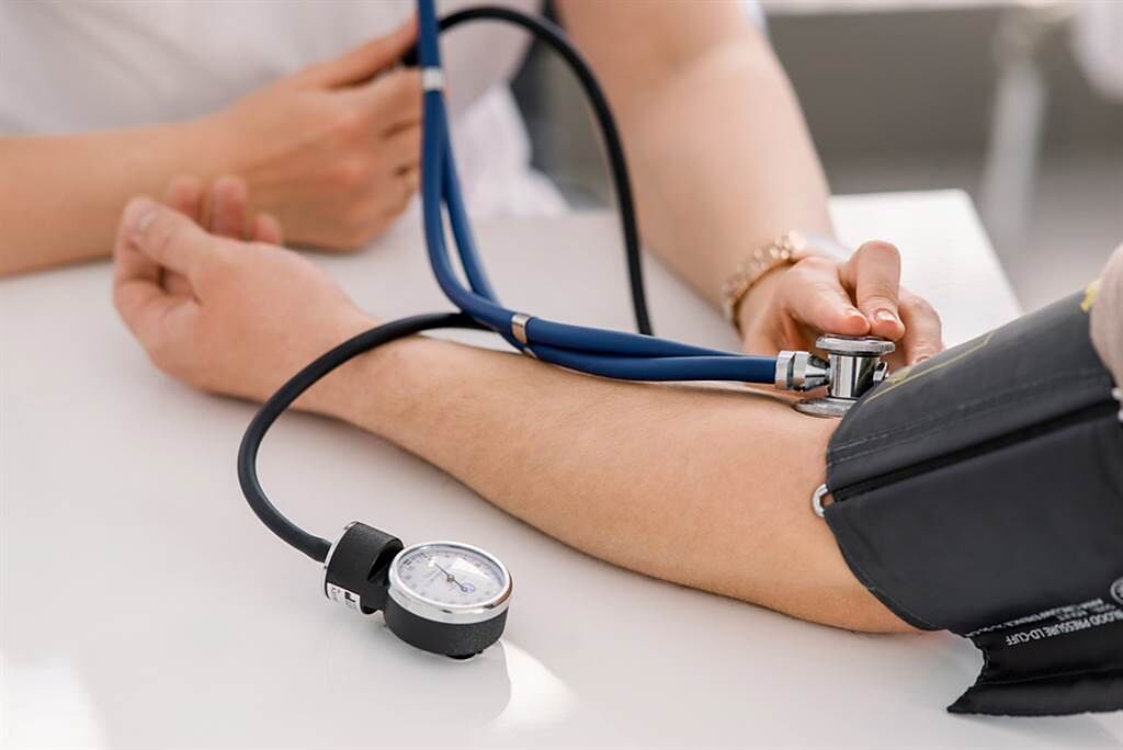 高血壓10年未被列第九類，陳時中表示，可向醫院提出申請。（圖／Shutterstock）
