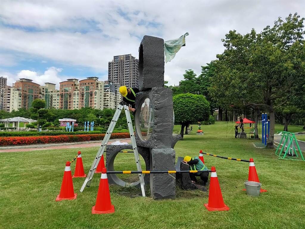 豐樂公園雕塑品啟動維護，預計8月底完成。（台中市政府提供）