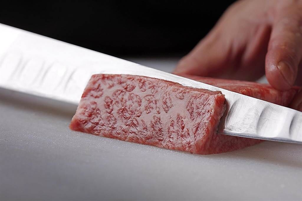 「燒肉的名門·赤虎」推出「手切燒肉外帶組」，所有肉品都是手工分切。。（圖／燒肉的名門·赤虎）