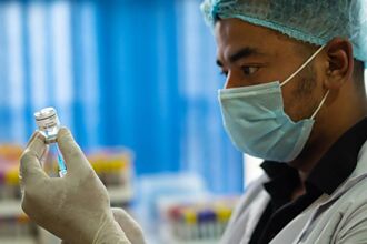 職場》印度重災區力抗Delta病毒　實測AZ疫苗可有效防重症