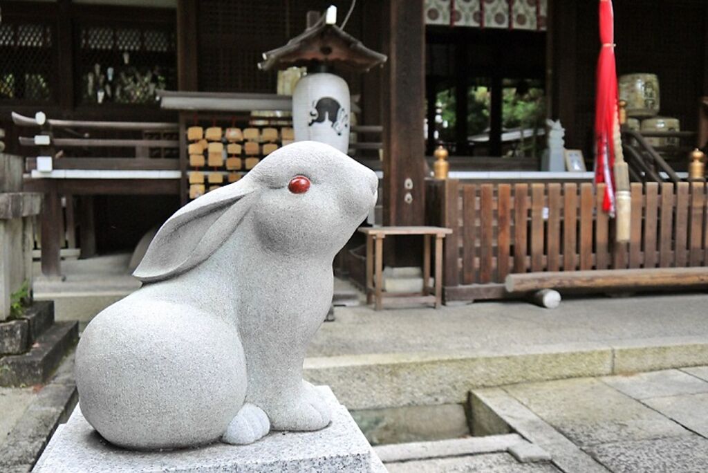▲兔子狛犬是岡崎神社的必拍熱點。　圖：寫真AC／來源