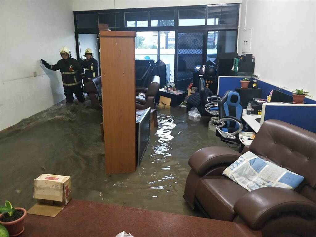 勞動部再補充，如果居家上班遇災情可放颱風假。（本報資料照）