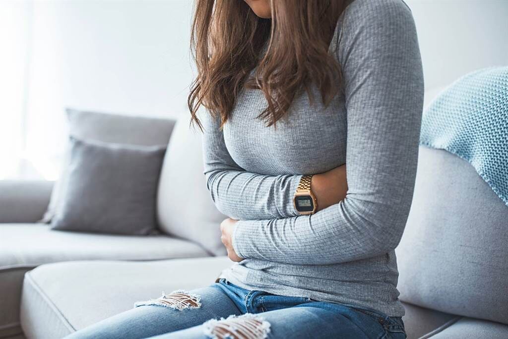 頻尿、下腹脹竟確診卵巢癌 術後治療保命關鍵。(示意圖/Shutterstock)