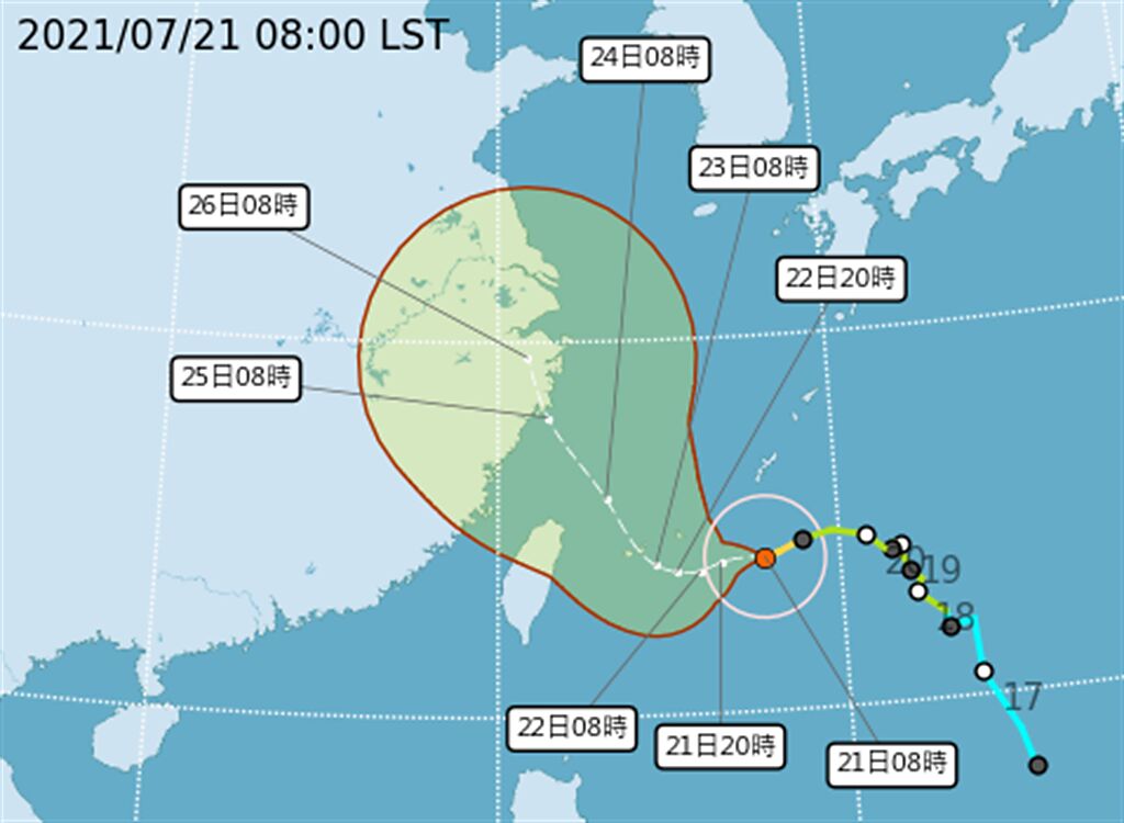 今早8時最新路徑烟花颱風潛勢預報顯示，由於太平洋高壓減弱，路徑又更往北偏。（翻攝自氣象局）