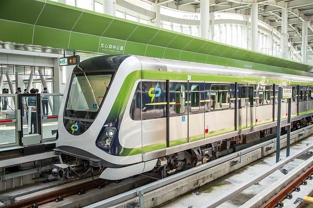 台中捷運綠線今年上路後，開啟中台灣新的公共運輸時代。（盧金足攝）
