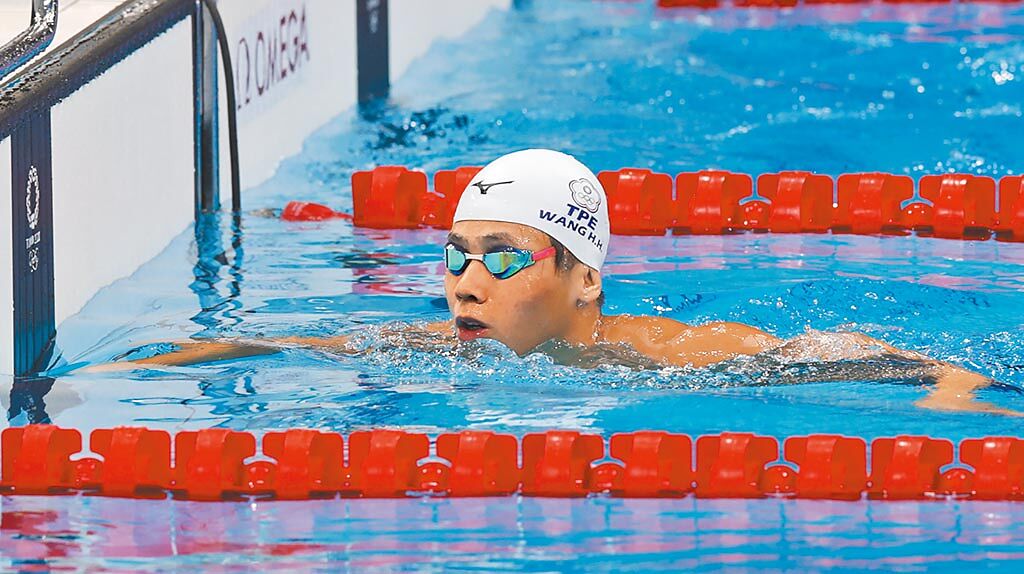中華台北東奧代表隊游泳好手王星皓22日備戰展開練習以求佳績。（季志翔攝）