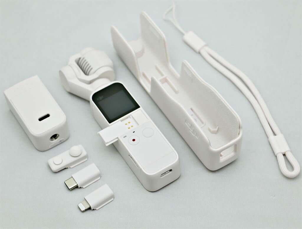 DJI Pocket 2推薦可以攜帶外出的配備。保護殼經過重新設計可以放置手機連接器以及增廣鏡，更貼心。（黃慧雯攝）