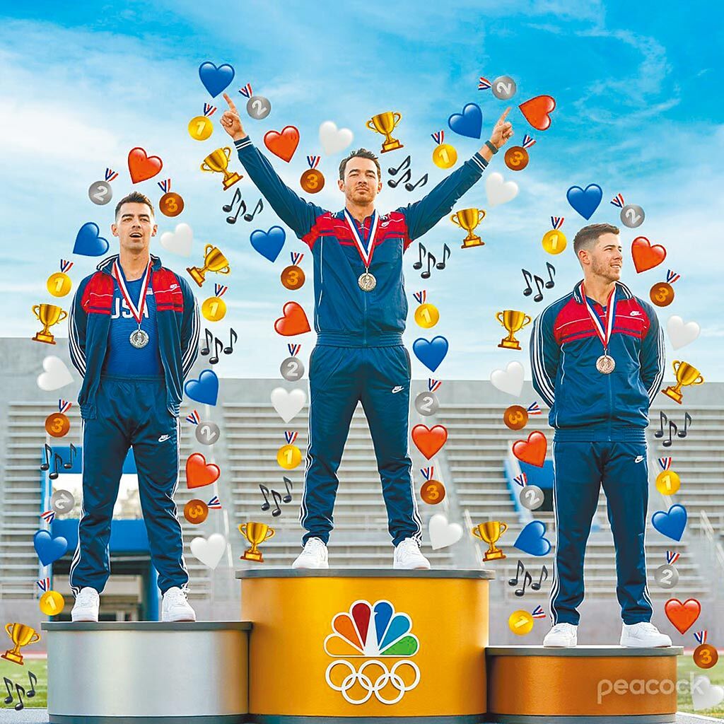 「強納斯兄弟」喬（左起）、凱文和尼克日前節目中以運動項目較勁，炒熱奧運氣氛。（摘自IG）