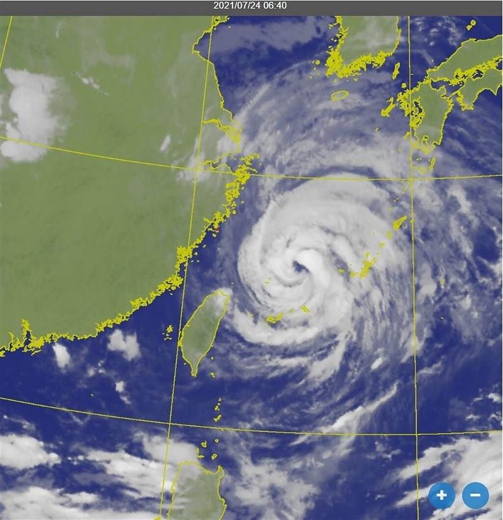 今晨烟花颱風最接近台灣。（中央災害應變中心提供）