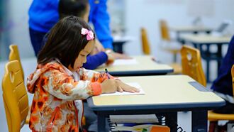 職場》台灣拼2030雙語國家　美語教師入行薪約3萬起