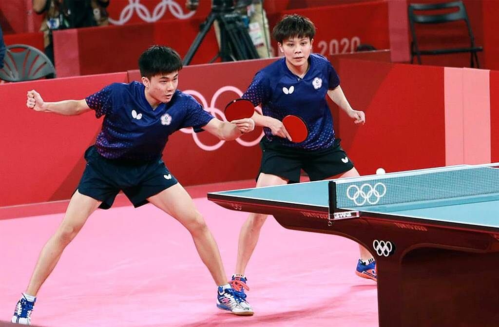 奧運桌球選手林昀儒、鄭怡靜奪下銅牌瞬間創下5.72高收視。（體育署提供）
