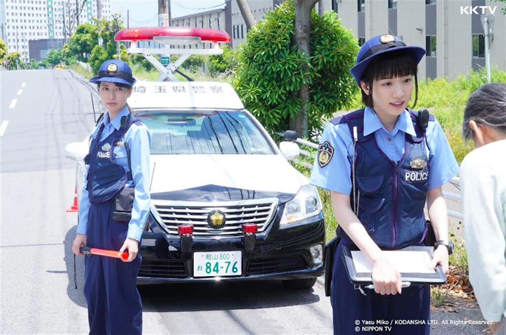 永野芽郁（右）與戶田惠梨香演警察拍檔獲好評。（KKTV提供）