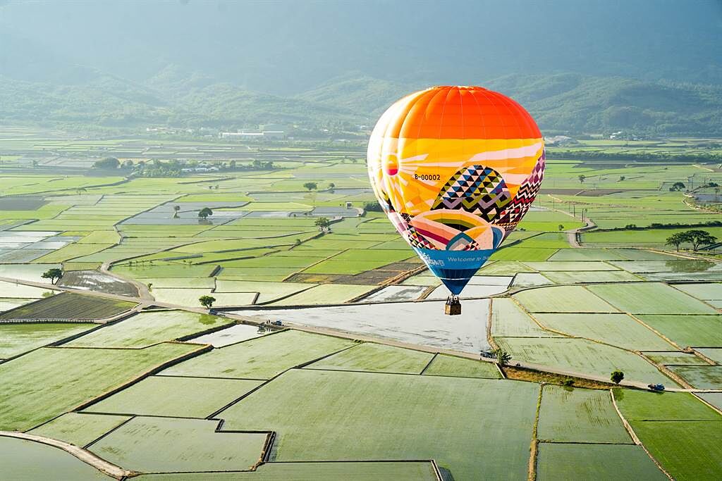 台東縣政府於29日在池上鄉牧野渡假村舉辦「FLY FOR TAIWAN為台灣而飛」熱氣球祈福首航。（台東縣政府提供／蔡旻妤台東傳真）