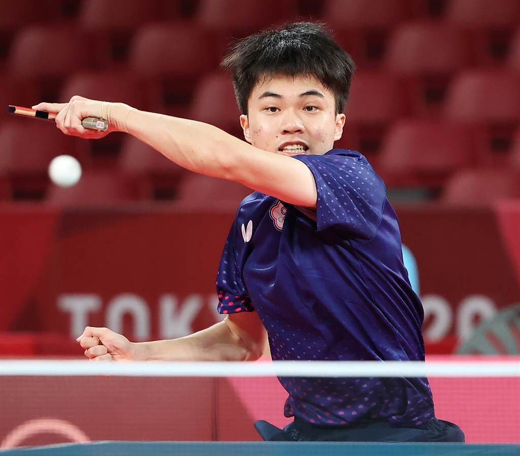 19歲桌球小將林昀儒昨（29日）在奧運男子單人4強戰中，遇到世界球王樊振東，長達七局的緊張拉鋸戰，讓許多電視機前的觀眾看到心臟快受不了。（季志翔攝）
