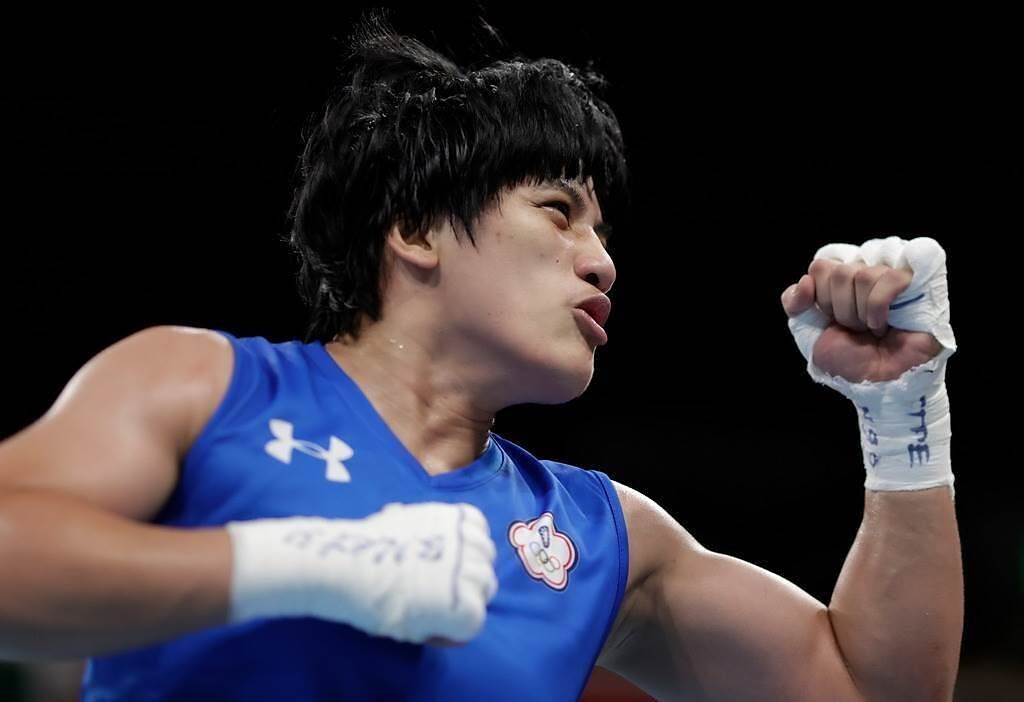 2020東京奧運，來自馬祖的台灣「拳擊女神」陳念琴今（30日）對上印度選手博爾戈漢（Lovlina Borgohain），陳念琴在台上賣力揮拳，最後仍不幸落敗、止步8強。（路透資料照）