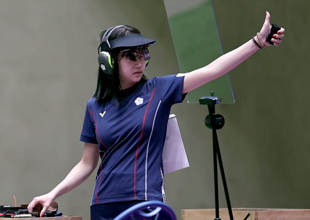 台灣射擊女將吳佳穎在女子25公尺手槍第五名作收，仍創台灣最佳紀錄。(路透)