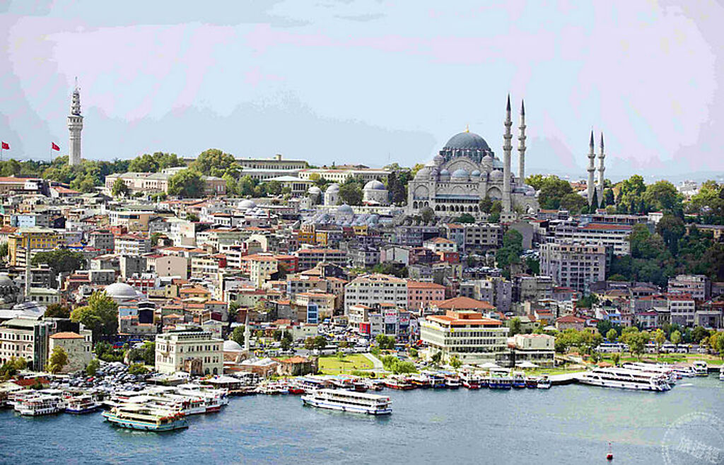 土耳其「伊斯坦堡」近來逐步解除限制，也吸引全球旅客爭相搜尋作為夏季旅行的目的地。(圖片由Booking.com提供) 