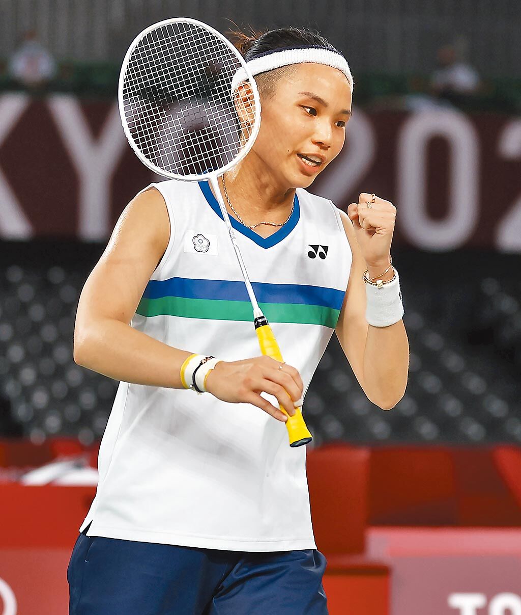 東京奧運羽球女子單打，中華隊戴資穎以2比1擊敗泰國的依瑟儂。（季志翔攝）
