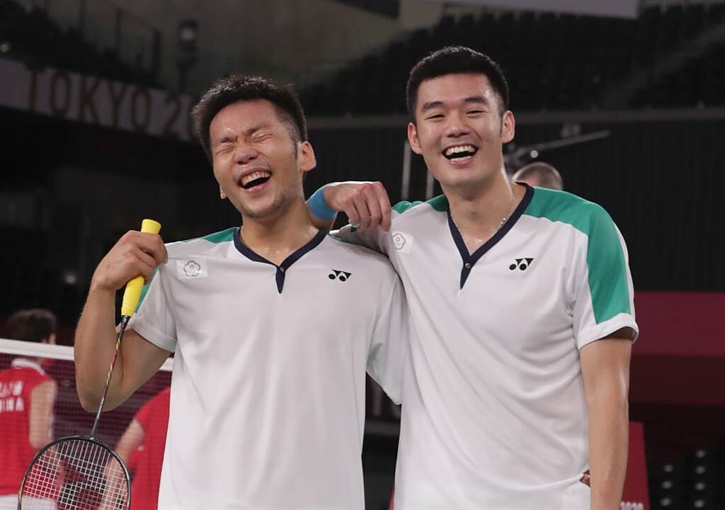 台灣羽球隊李洋、王齊麟勇奪東京奧運金牌。（季志翔攝）