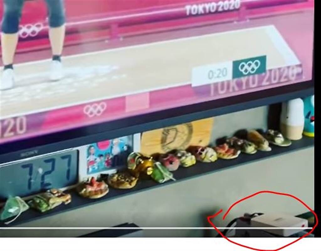 有眼尖網友發現，范瑋琪日前分享的影片中有安博盒子的蹤影。（圖／翻攝自PTT)