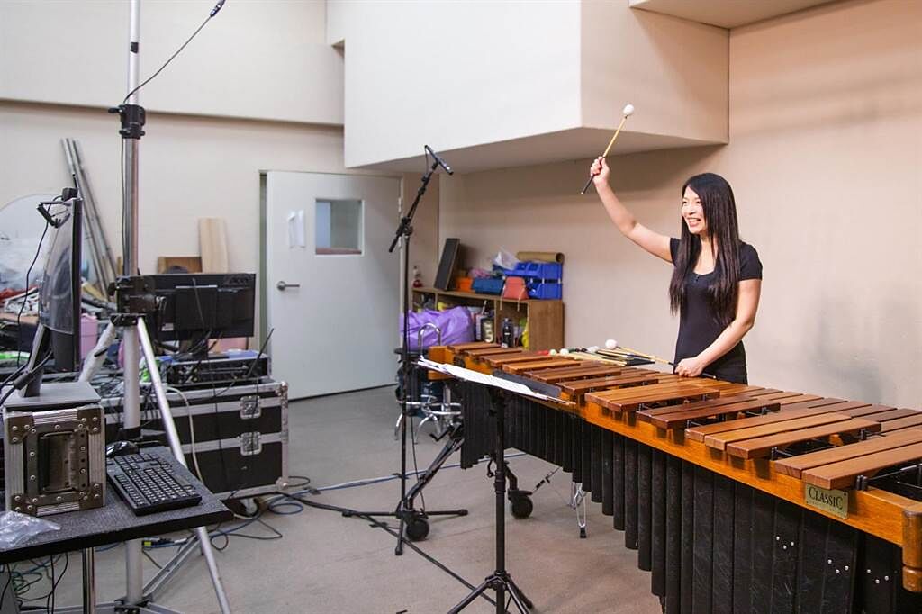 疫情年代，擊樂家吳珮菁在線上分享木琴演奏領域的各種技巧運用。（擊樂文教基金會提供）