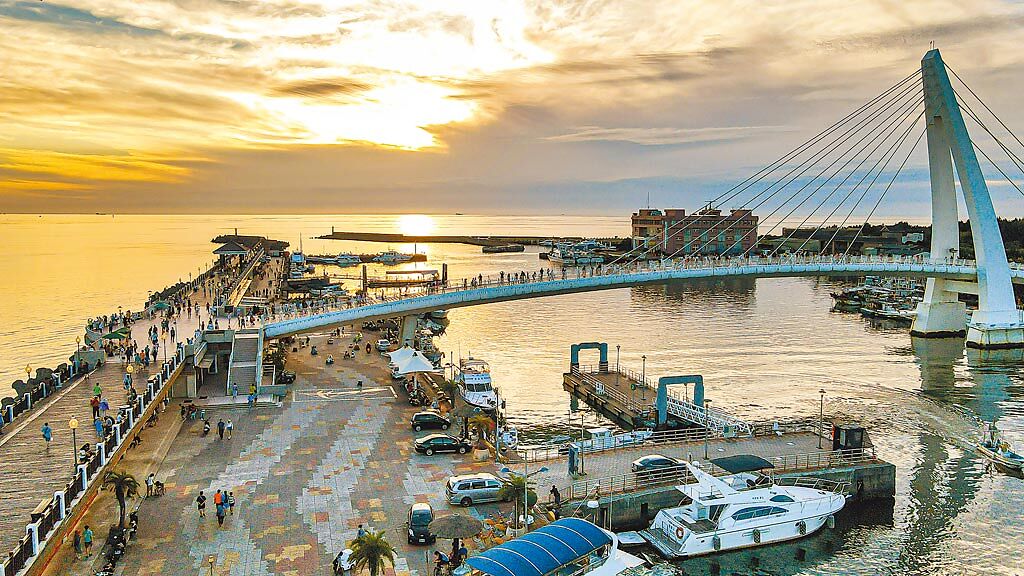 新北市推動淡二漁港轉型觀光漁港，串聯周邊景點，打造淡水成為國際水上休閒中心。（新北市漁業處提供／葉德正新北傳真）