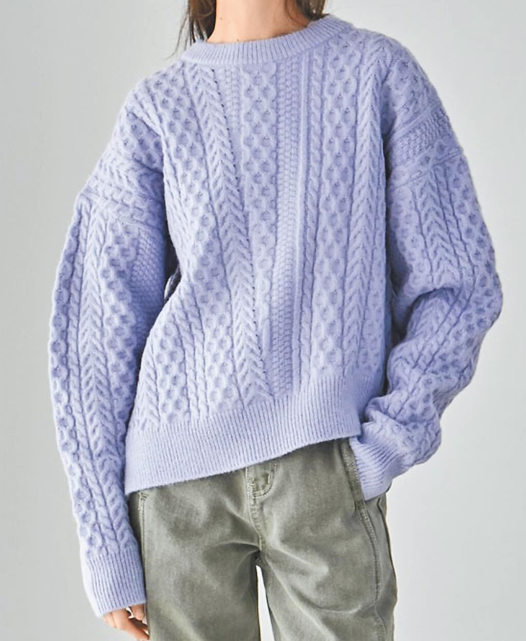 ahwe紫色斜紋針織毛衣，韓幣9萬9000元，約2407台幣。（摘自ahwe官網）