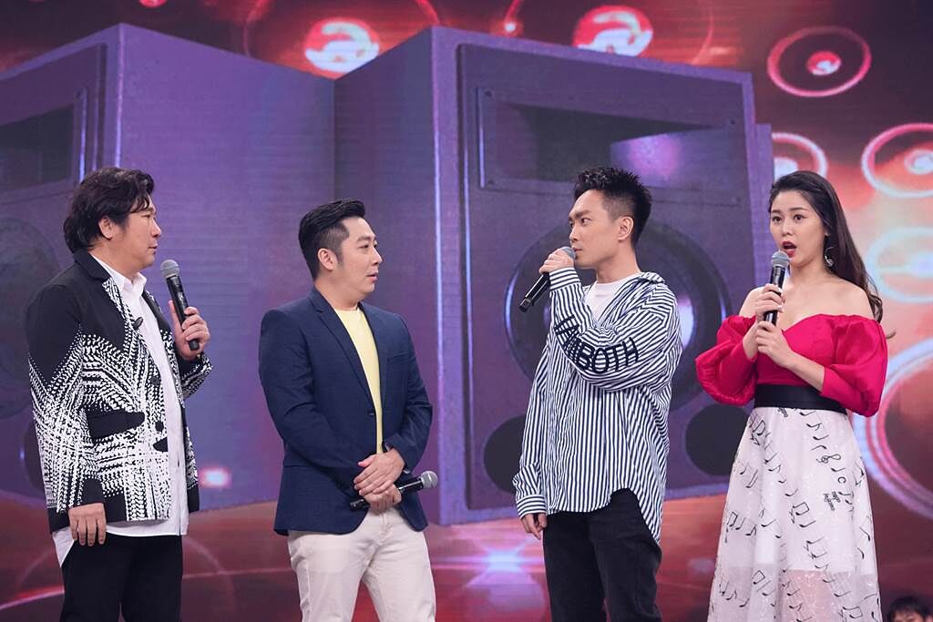 胡瓜跟白家綺主持的歌唱選秀節目《台灣那麼旺》邀艾成、許仁杰擔任來賓。（民視提供）