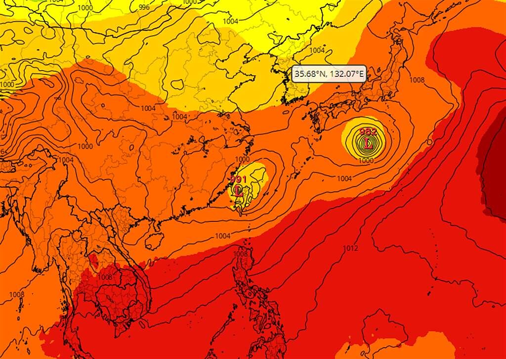 台灣地區受到熱低壓、西南季風夾擊，全台大雨持續，低壓中心甚至可能從苗栗以北登陸。（翻攝Tropical Tidbits）
