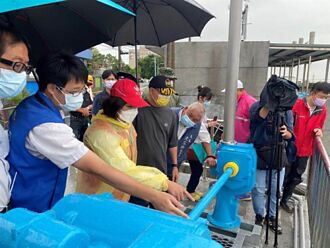 雲林宣布7日停班停課 張麗善巡查抽水系統工程