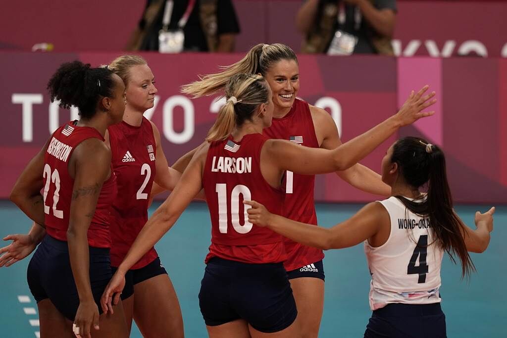 美國女排以直落三解決巴西拿下隊史奧運首金。(美聯社)