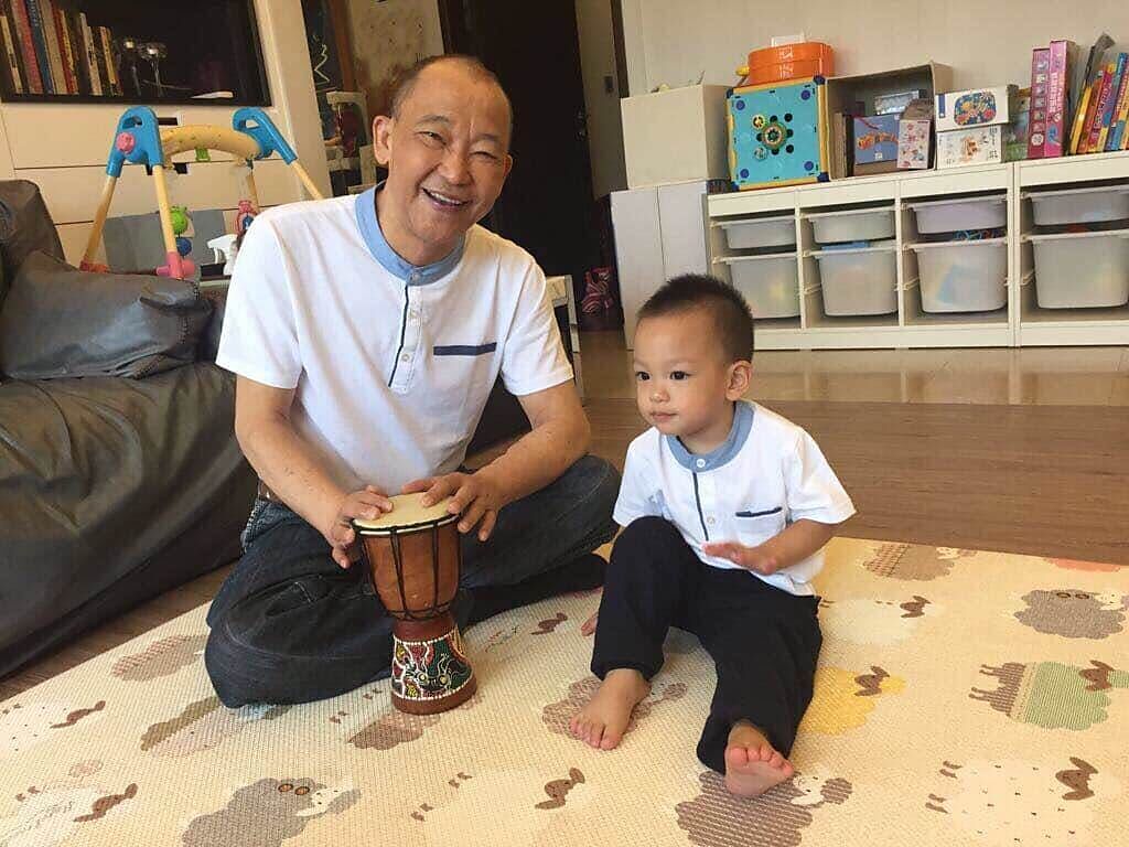 徐若瑄曬出父親徐老爹與兒子Dalton的合照。（摘自臉書）
