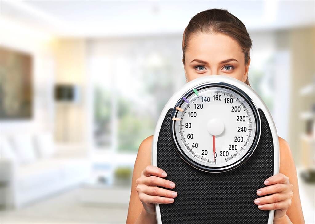 專家解密「變瘦關鍵」：少了它 小心直線飆胖。(示意圖/Shutterstock)