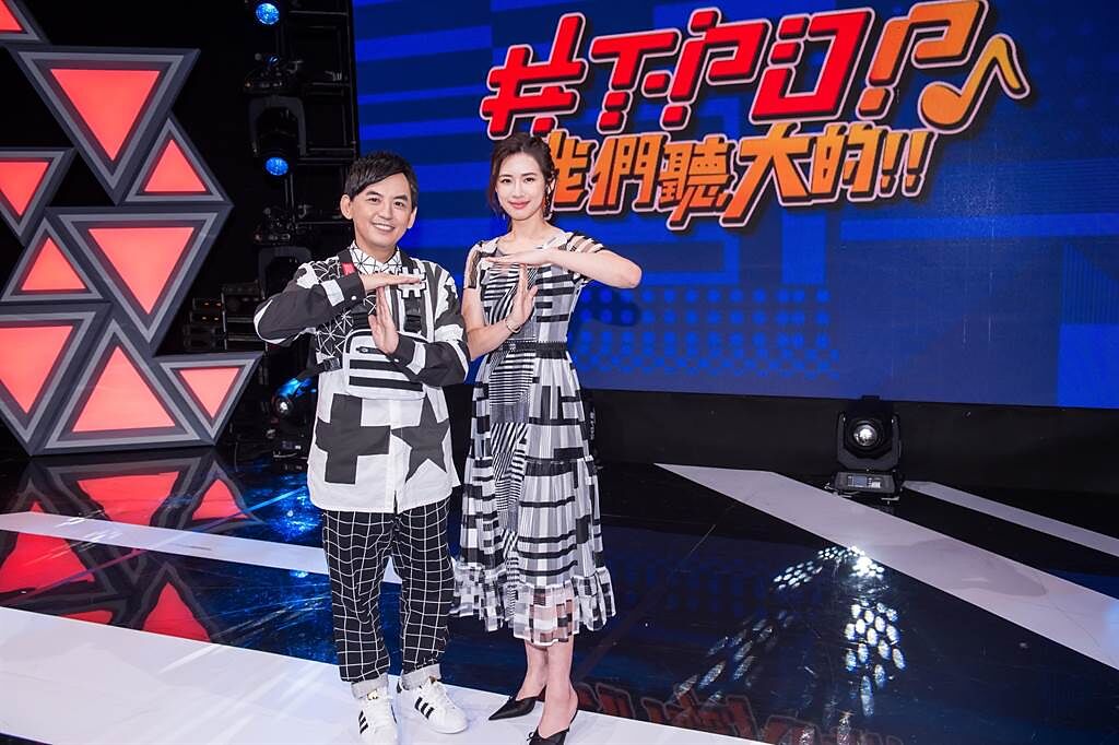 黃子佼（左）與趙岱新的新節目《＃T-POP》因疫情延後開播。（TVBS提供）
