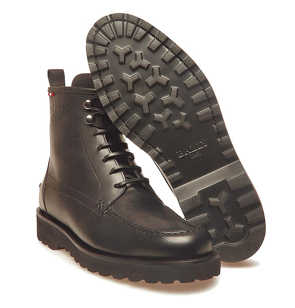 復刻的登山靴是本季秋冬重點商品，Nottingham繫帶短靴，2萬9200元。（Bally提供）
