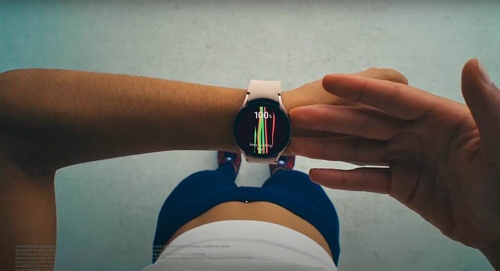 三星全新的Galaxy Watch4 Classic及Galaxy Watch4智慧手表，只要透過手腕或2隻手指，在15秒內即可取得2400數據點，達到98%準確度去了解身體如骨胳肌、脂肪含量、體脂、BMI及身體水分含量等數據。（翻攝直播畫面）