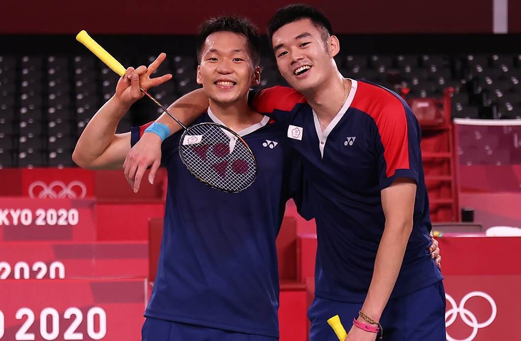 羽球男雙「麟洋配」王齊麟（右）、李洋（左），收下奧運金牌，成為國內當紅運動明星。（資料照／季志翔攝）