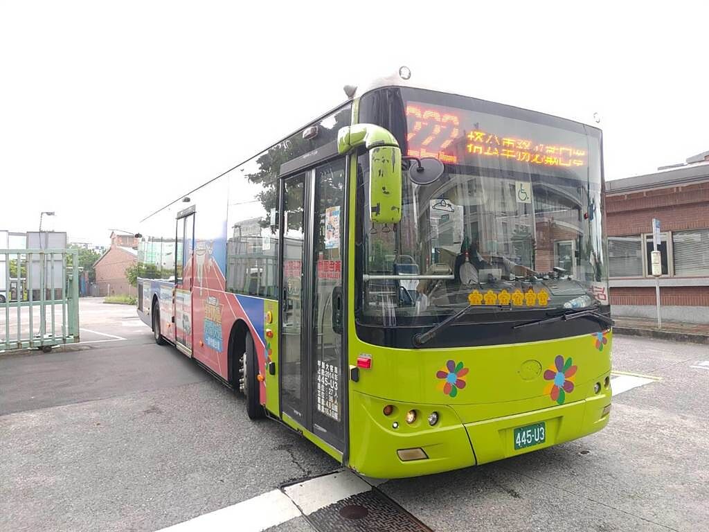 台北市公車即將於24日全面恢復個路線班次，以便因應開學日龐大的搭乘人潮。（黃婉婷攝）