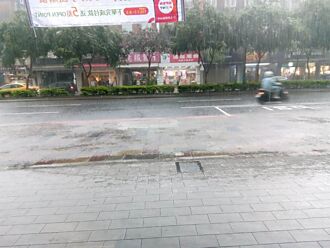 午後大雷雨炸雙北 信義區民崩潰：台北暴雨快沉了