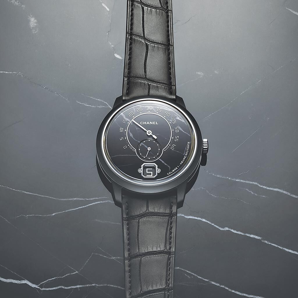香奈兒新款Monsieur de CHANEL腕表採用大理石表盤，每只表的石紋都不相同，皆是獨一無二之作。（CHANEL提供）
