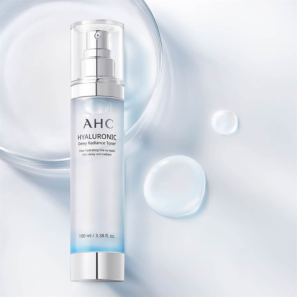 AHC超能玻尿酸保濕肌亮機能水。（圖／品牌提供）